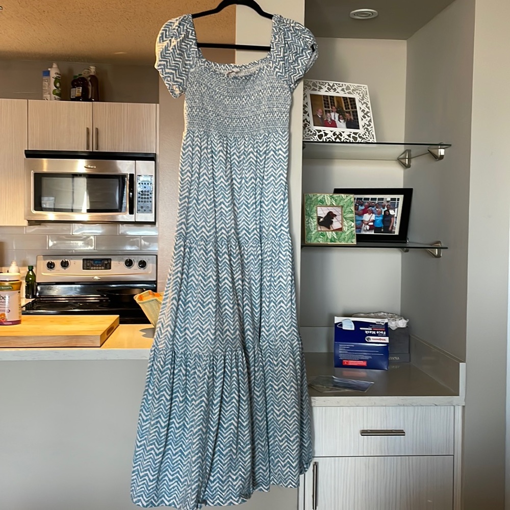 XS Anthropologie patterned smocked maxi dress with cap sleeves